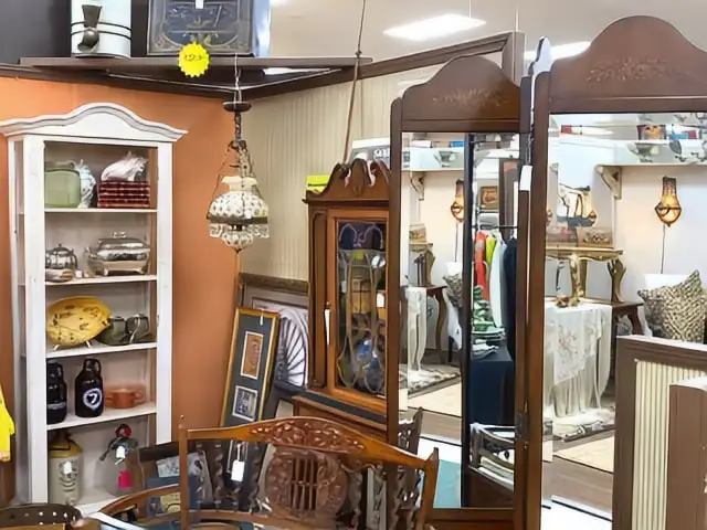 Brimfield Antique Center