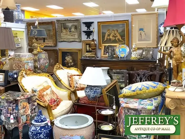 Jeffreys Antique Co op Lunenburg