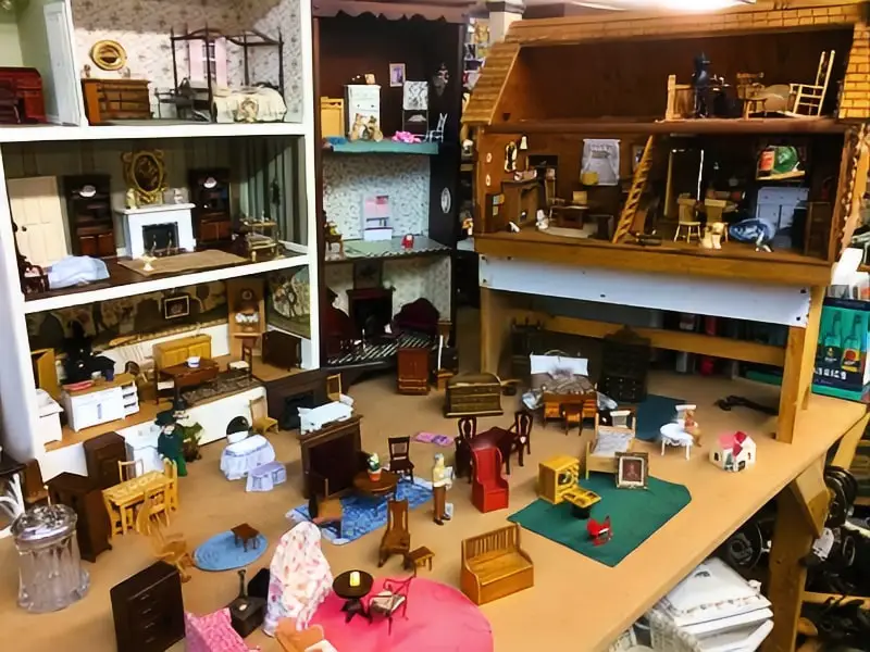 Antique miniature items at Arundel Antique Village Group Shop