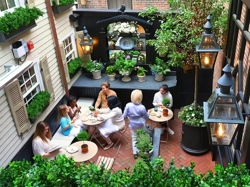 Beacon Hill Books & Cafe